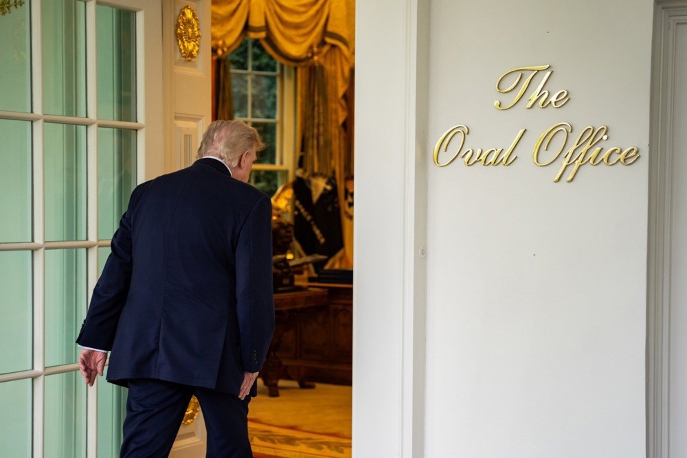 Trump dao 100 dolara bakšiša dostavljačici. Donijela mu je McDonald’s u Bijelu kuću