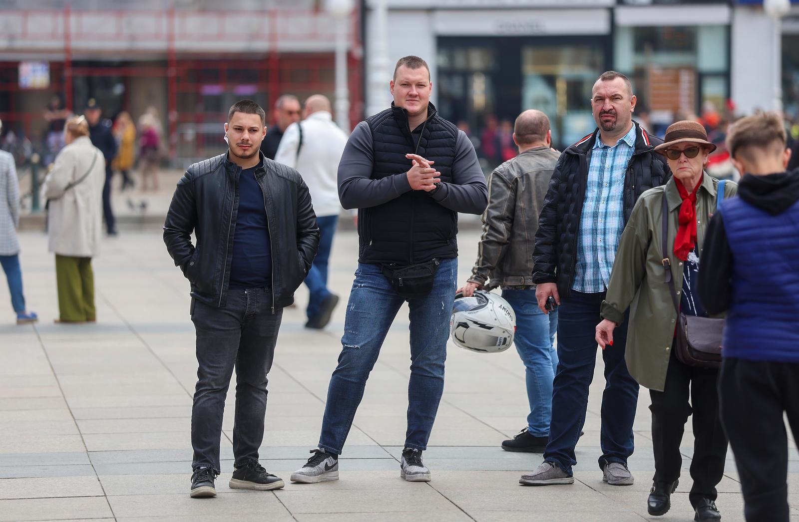 VIDEO Pola sata stajali pred banom Jelačićem: "Tražimo Trg ahmićkih žrtava u Zagrebu"