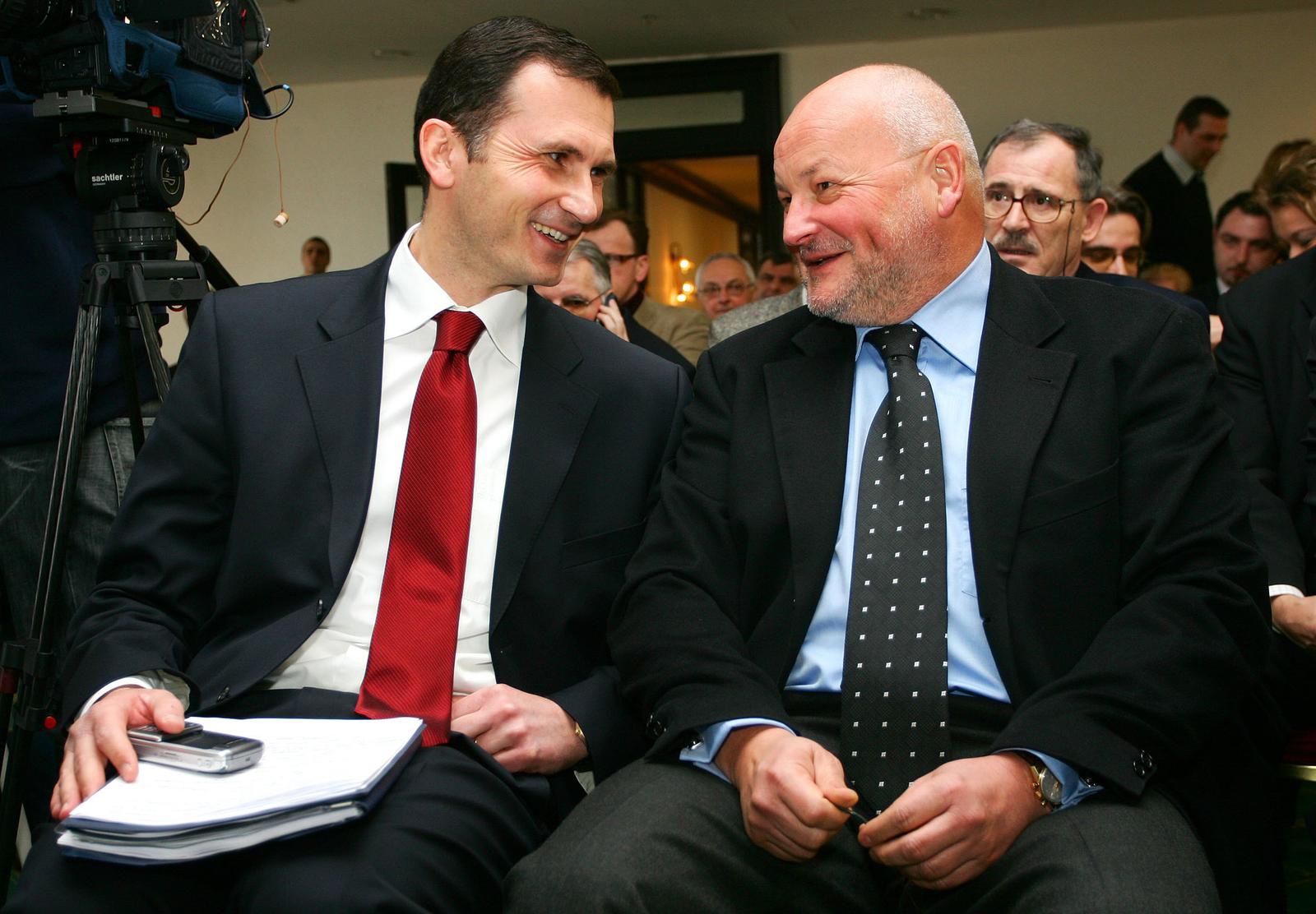 Bio je Tuđmanova marioneta u vrijeme privatizacijske pljačke. Sad nadgleda sport