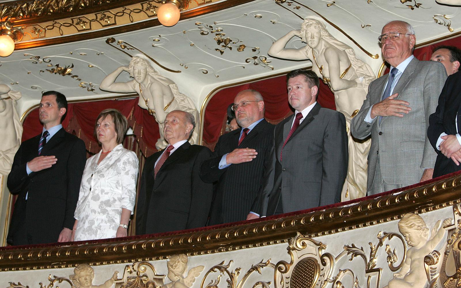 Bio je Tuđmanova marioneta u vrijeme privatizacijske pljačke. Sad nadgleda sport