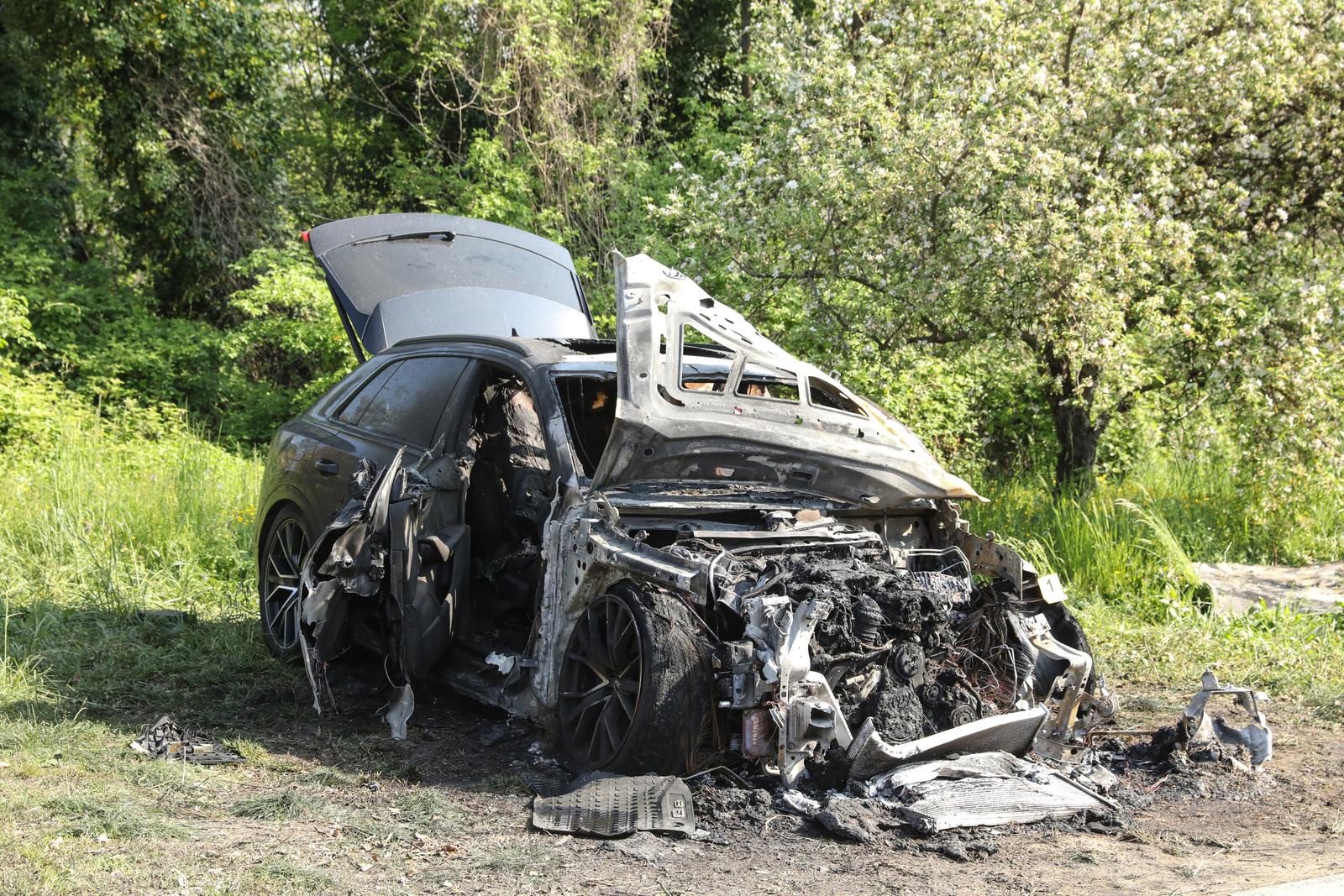 VIDEO I FOTO U Zagrebu izgorio luksuzni Audi Q8