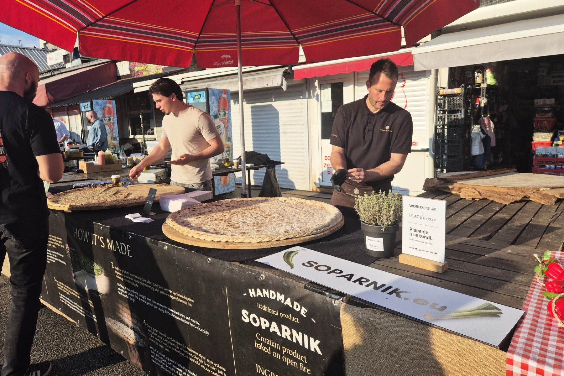 Zagrepčani petkom nakon posla jedu na Kvatriću. Provjerili smo što se nudi (i cijene)