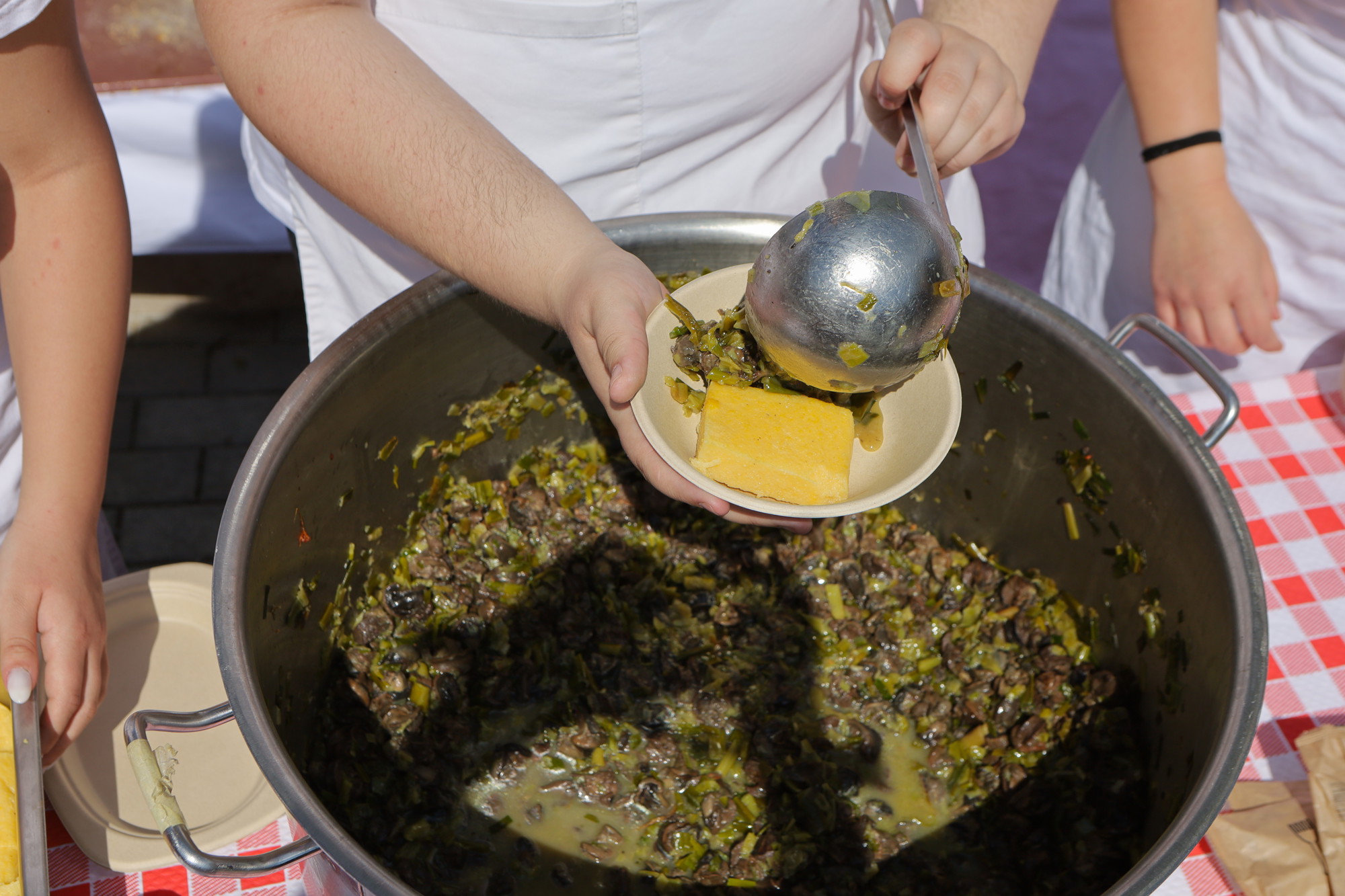 FOTO Ovu deliciju mnogi ne vole, a u Vrgorcu se u subotu tražila porcija više