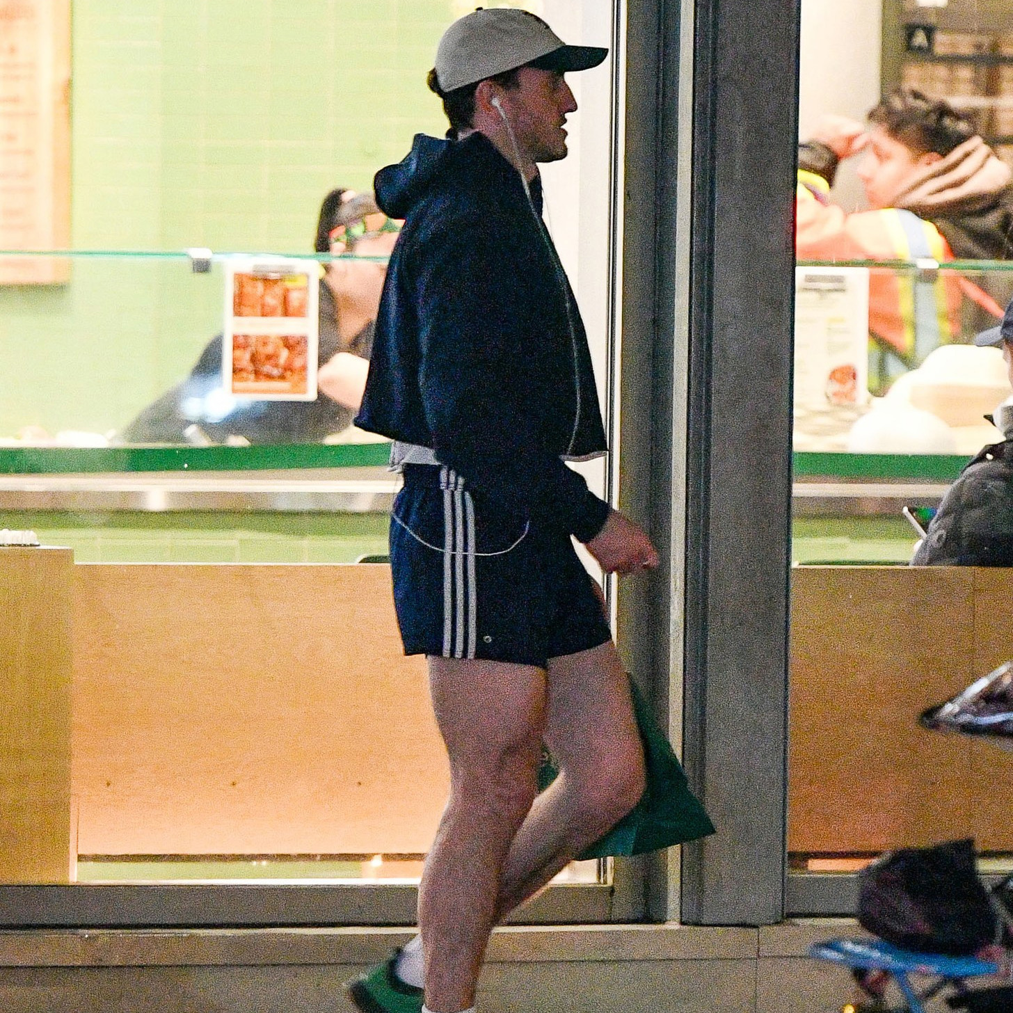 Širi se zabavna teorija o povezanosti muških kratkih hlačica i stanja u ekonomiji