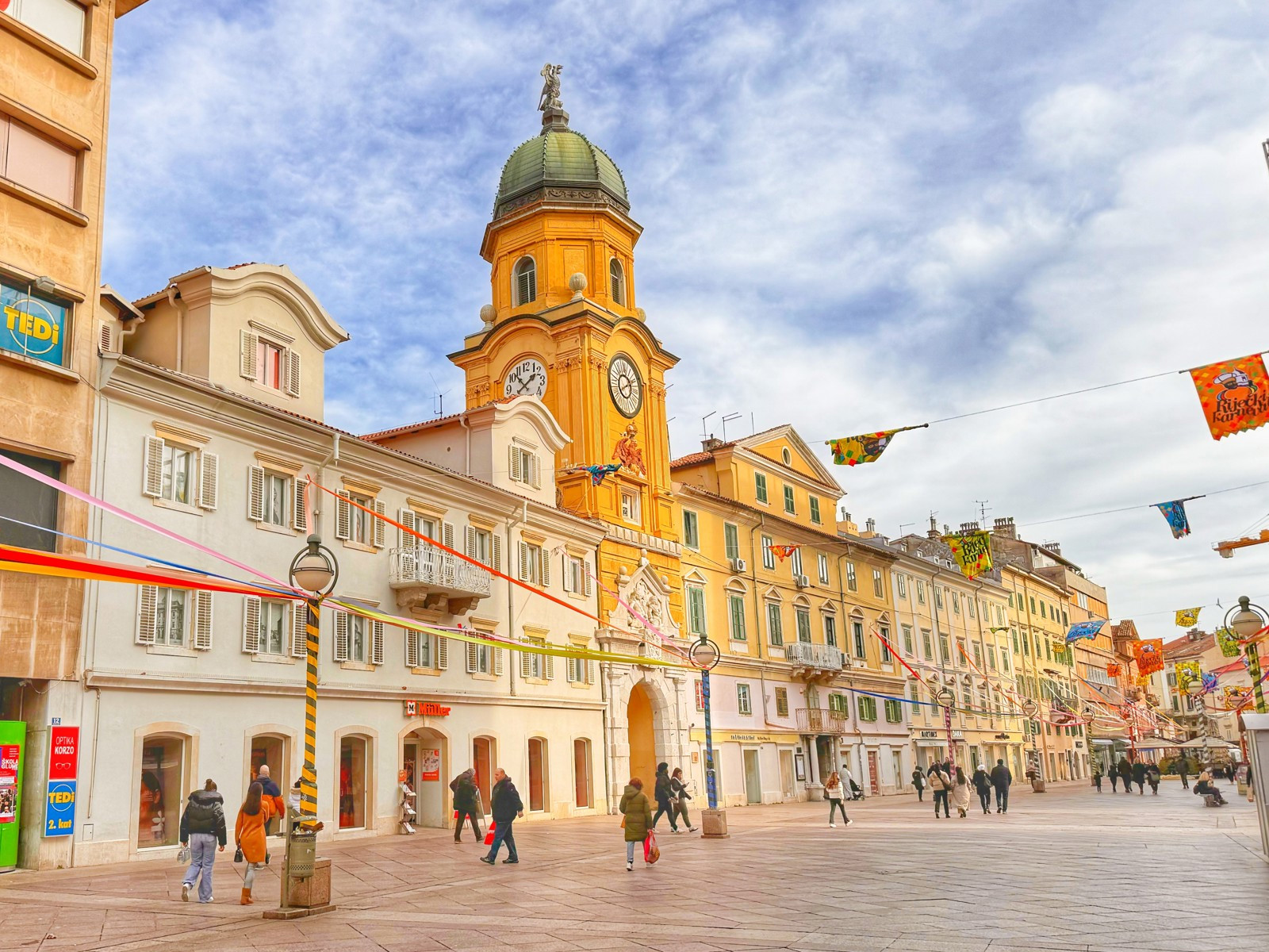 Britanci se raspisali o hrvatskom gradu na obali: "Čaša vina košta i po 2,5 eura"