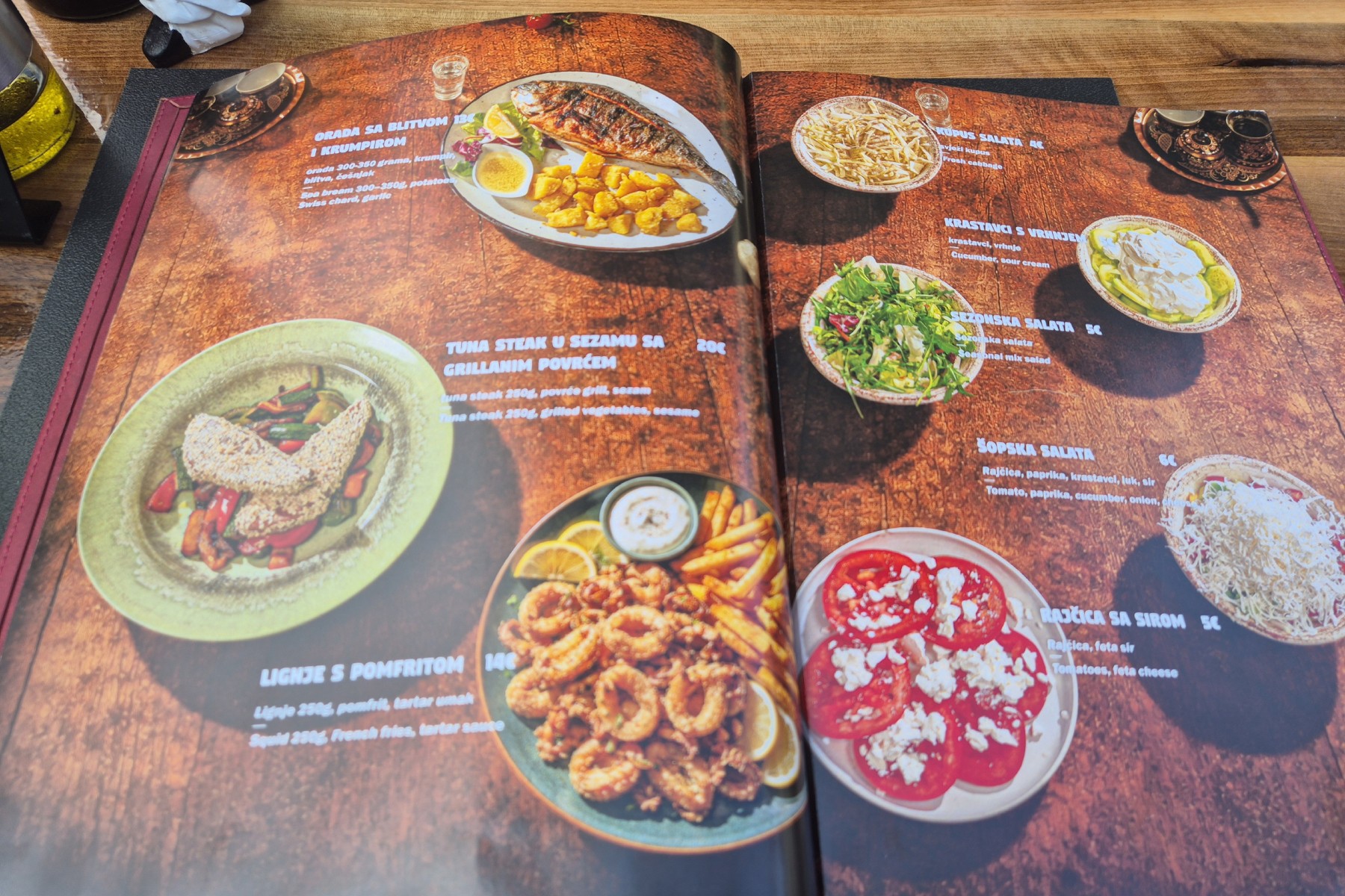 Na najljepšoj lokaciji u Tkalči radi - Taste of Balkan. Bili smo