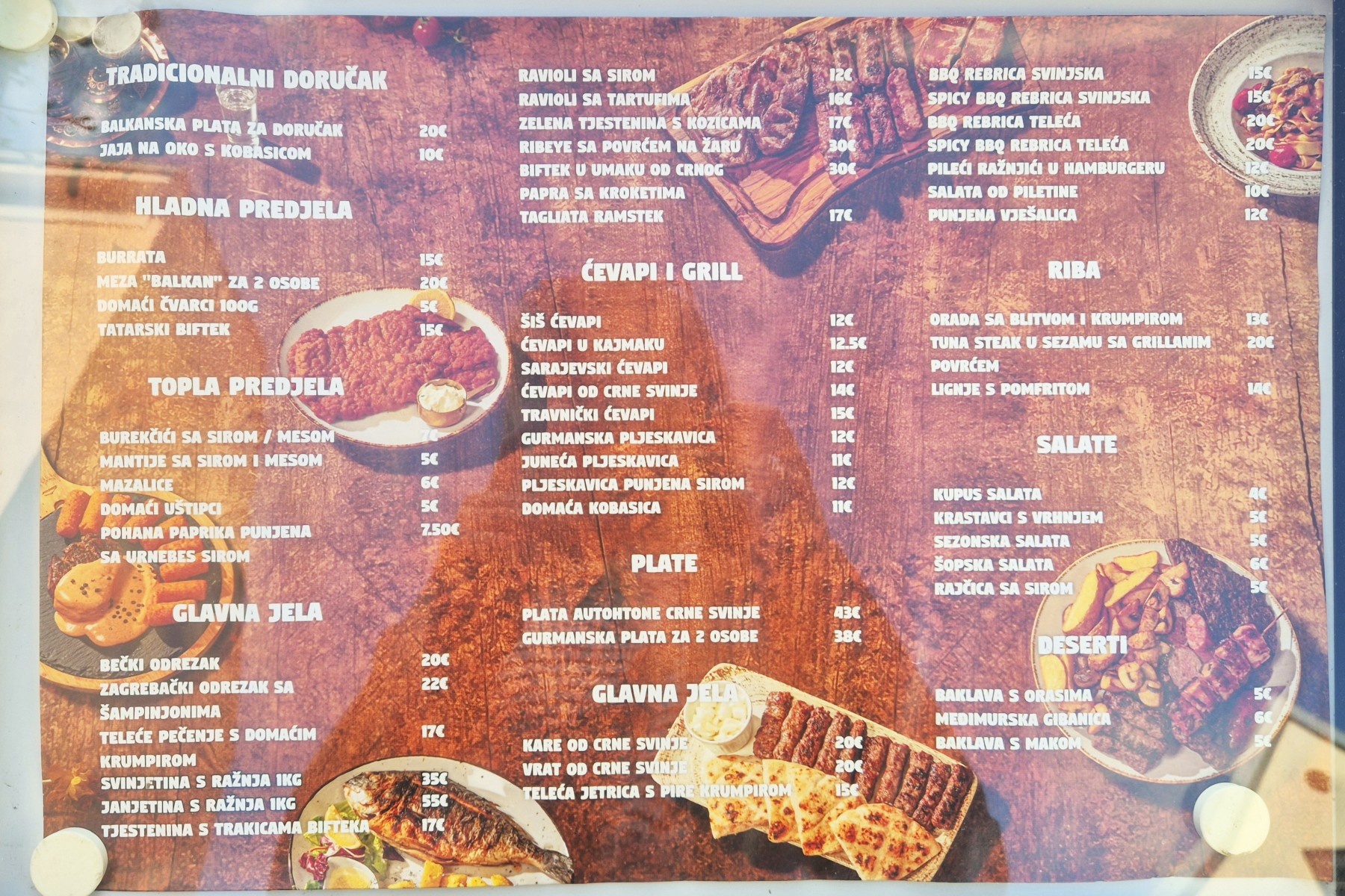 Na najljepšoj lokaciji u Tkalči radi - Taste of Balkan. Bili smo