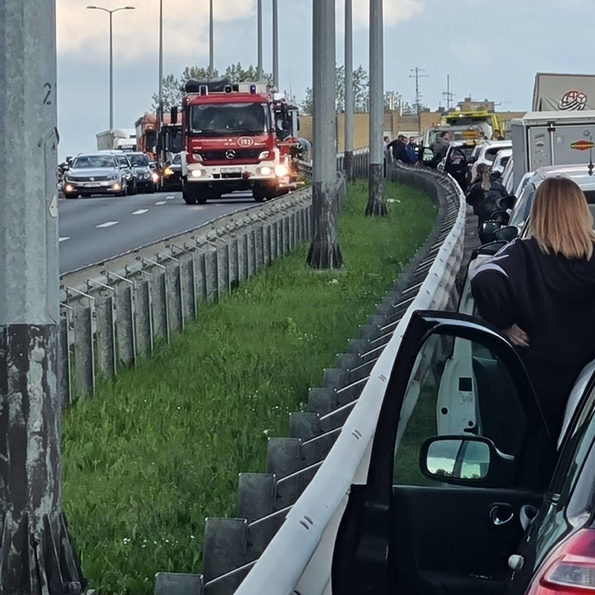 FOTO Evakuiran šoping-centar u Osijeku. Policija s dugim cijevima sve ogradila