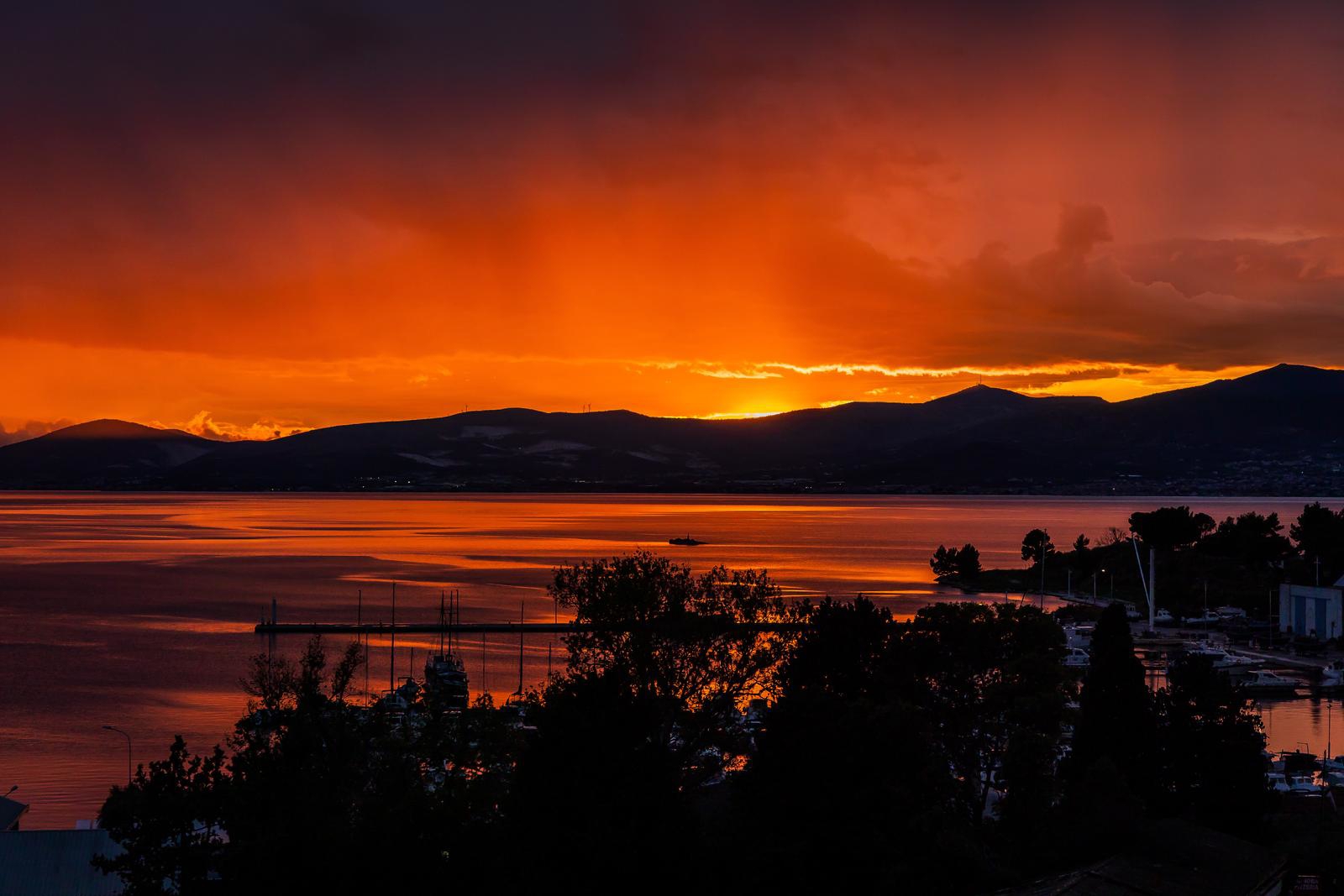 FOTO Pogledajte nevjerojatan zalazak sunca snimljen s vrha Poljuda