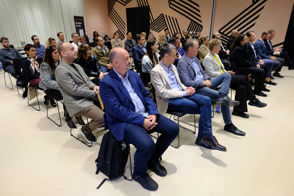 AI odgovara građanima kad komunalci ne rade: Hrvatska tvrtka razvila 0-24h rješenje