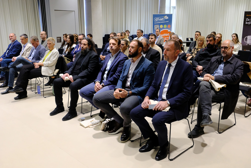 AI odgovara građanima kad komunalci ne rade: Hrvatska tvrtka razvila 0-24h rješenje