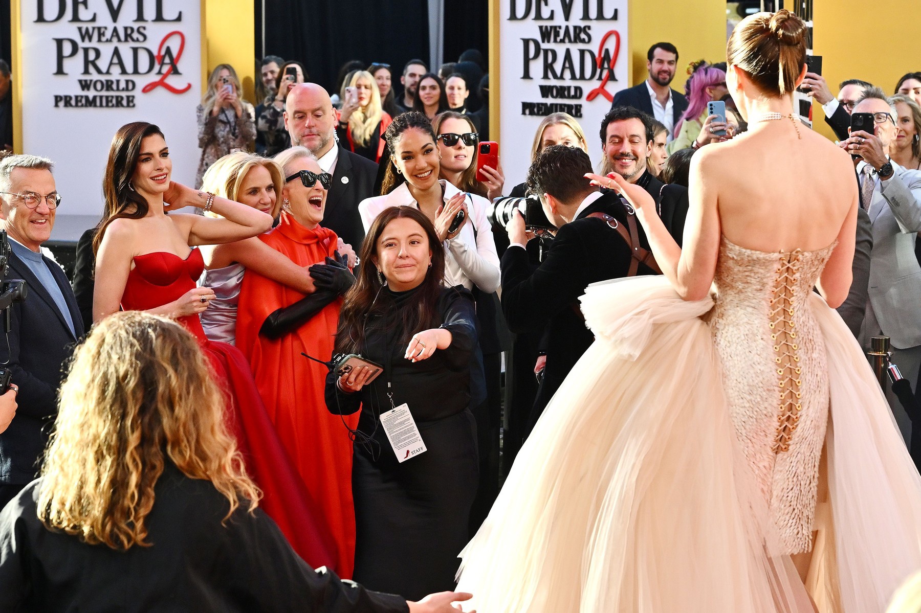 Meryl Streep jednim pogledom rekla što misli o haljini Emily Blunt, video je viralan