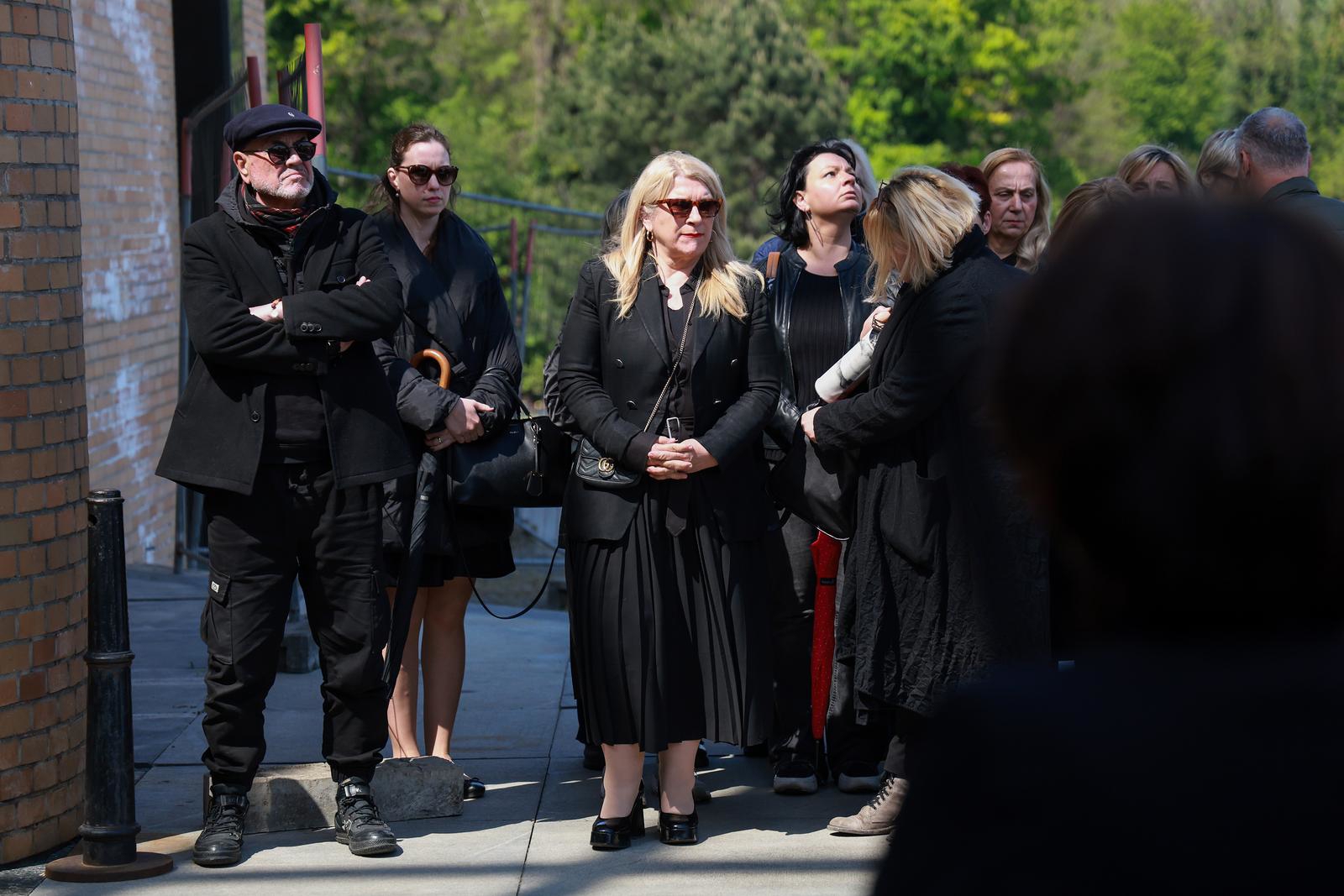 Na zagrebačkom Krematoriju obitelj i prijatelji oprostili su se od Danijele Car