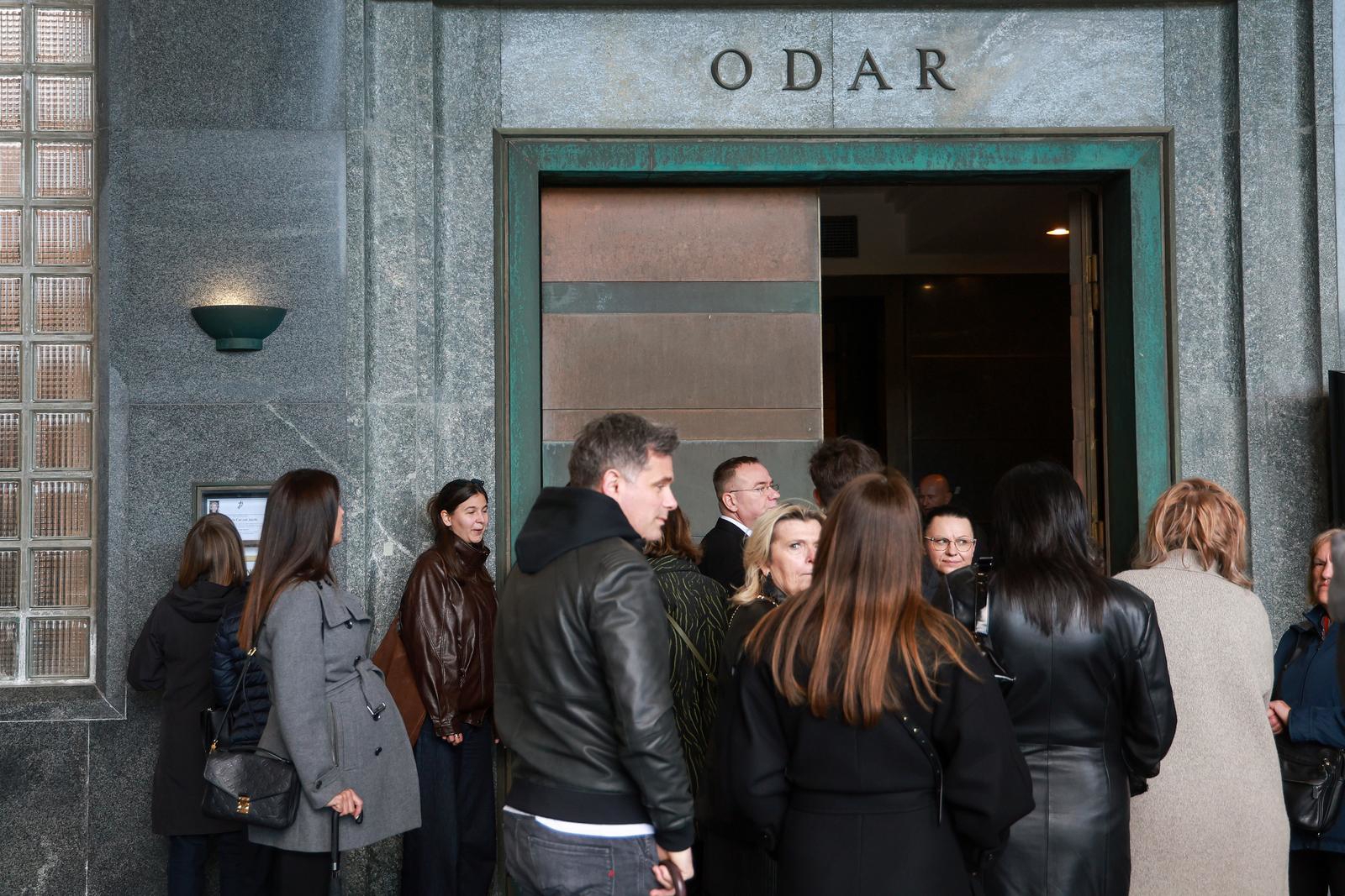 Na zagrebačkom Krematoriju obitelj i prijatelji oprostili su se od Danijele Car