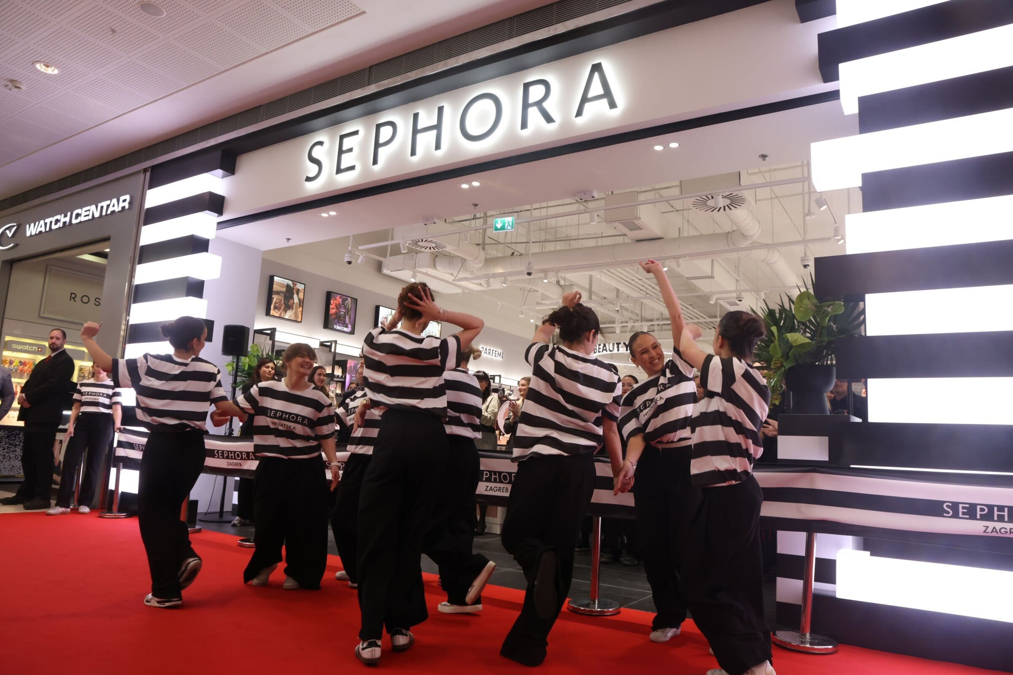 VELIKA GALERIJA Čekanje satima, bureci, zadaće... Kako je Hrvatska dočekala Sephoru