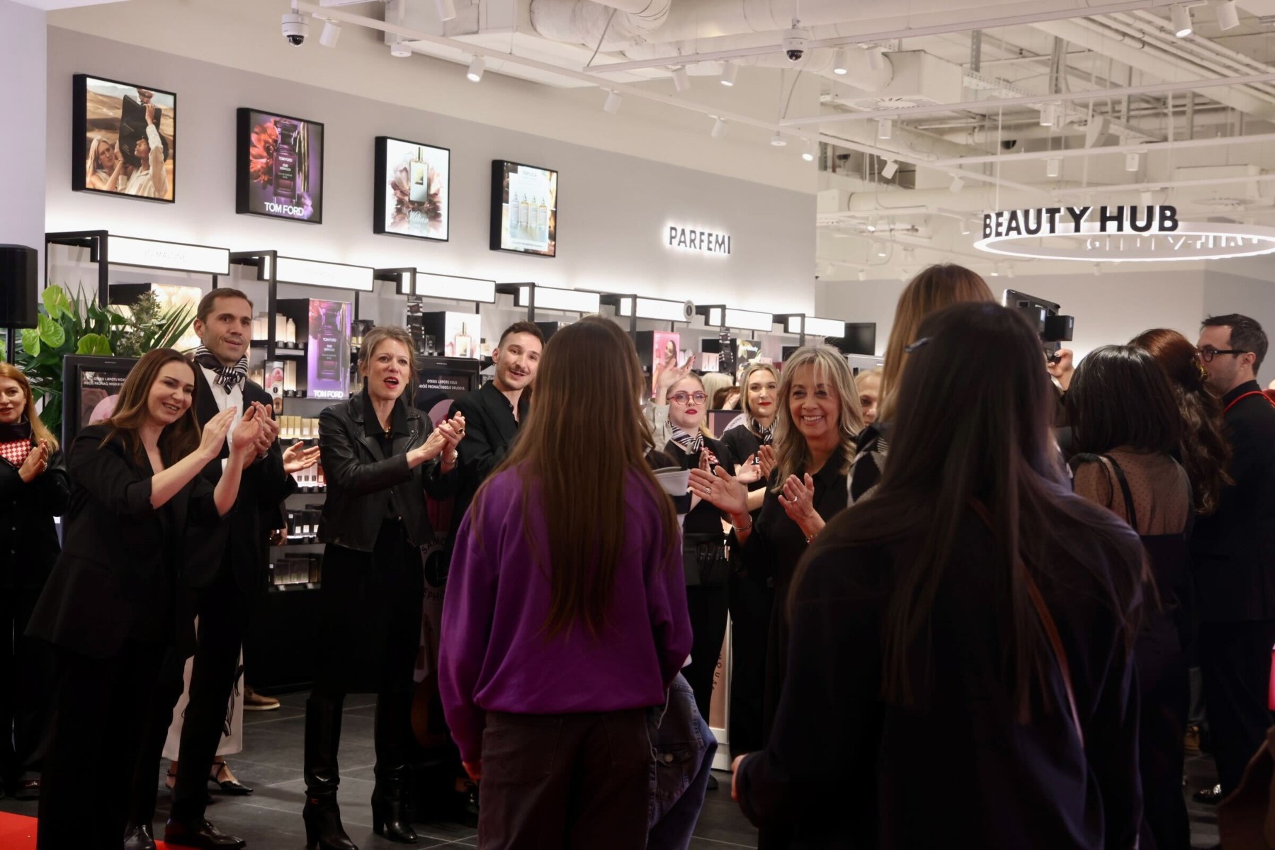 VELIKA GALERIJA Čekanje satima, bureci, zadaće... Kako je Hrvatska dočekala Sephoru