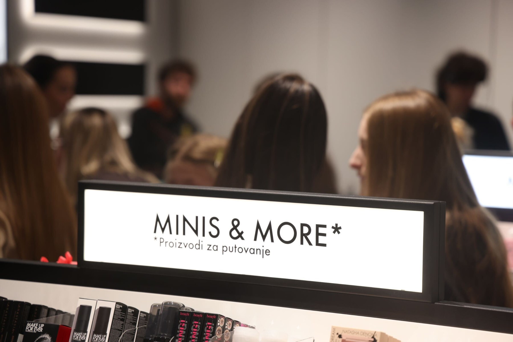 VELIKA GALERIJA Čekanje satima, bureci, zadaće... Kako je Hrvatska dočekala Sephoru