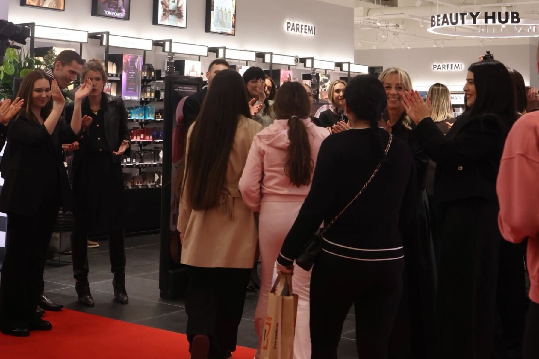 VELIKA GALERIJA Čekanje satima, bureci, zadaće... Kako je Hrvatska dočekala Sephoru