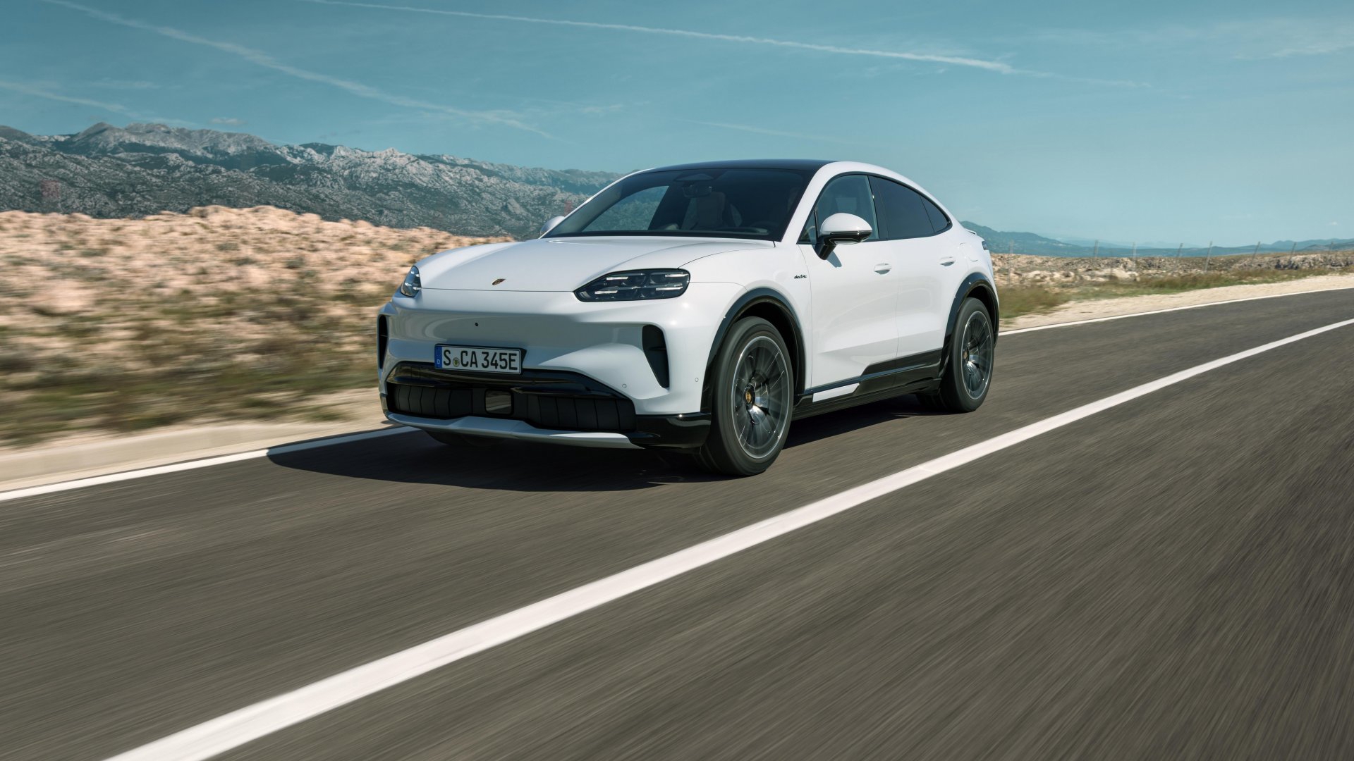 FOTO Električni Cayenne ubrzava kao 911, a može povesti cijelu obitelj i prikolicu