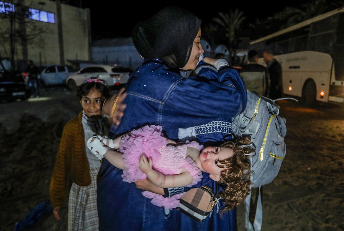 VIDEO Grupa ranjenih Palestinaca vratila se u Gazu kroz Egipat