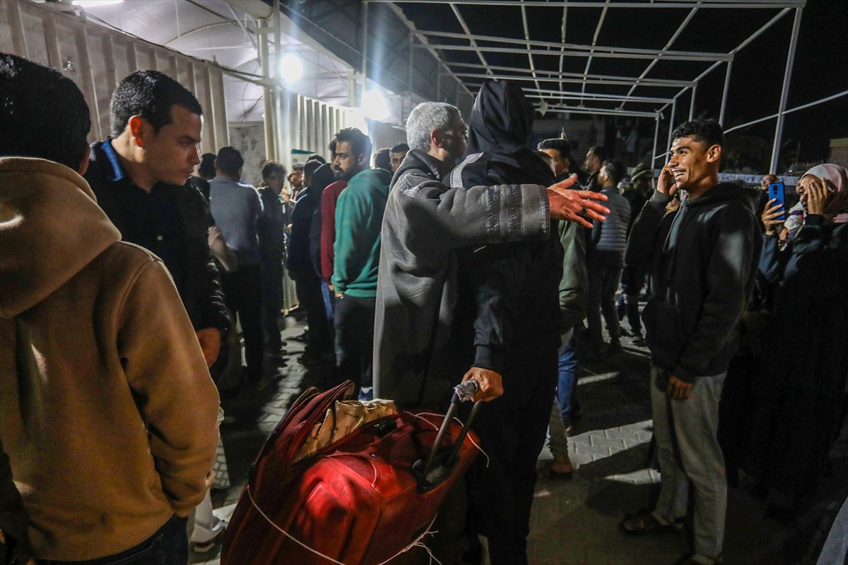 VIDEO Grupa ranjenih Palestinaca vratila se u Gazu kroz Egipat