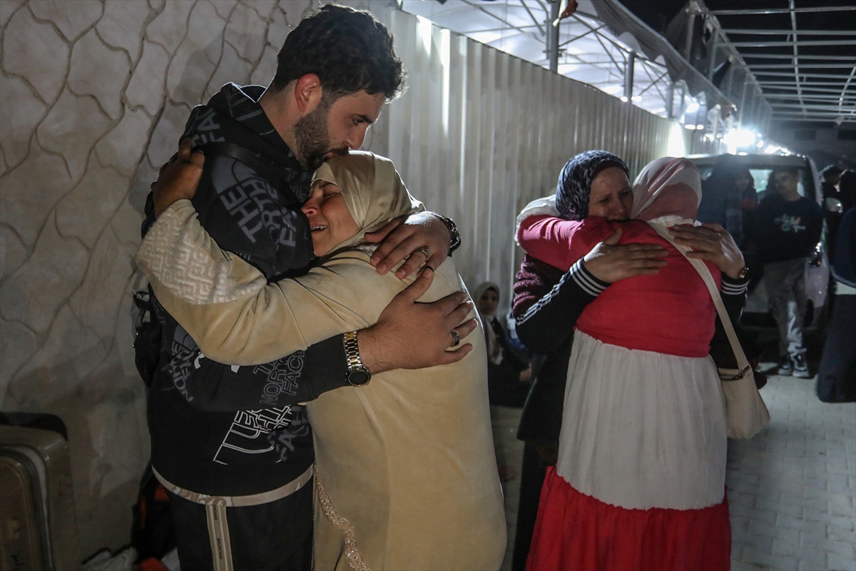 VIDEO Grupa ranjenih Palestinaca vratila se u Gazu kroz Egipat