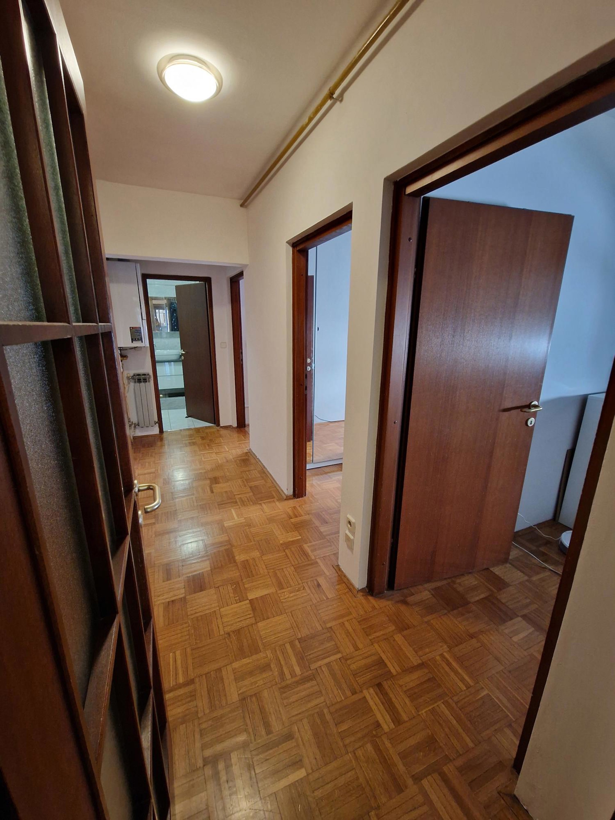 Prodaje se veći stan s pogledom na jedan od najljepših parkova u Zagrebu