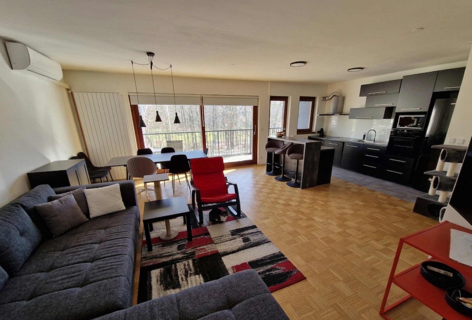 Prodaje se veći stan s pogledom na jedan od najljepših parkova u Zagrebu