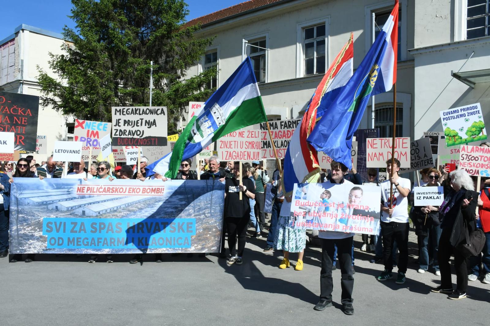 Prosvjed u Sisku protiv megafarmi i klaonica. "Nije gotovo dok nije gotovo"