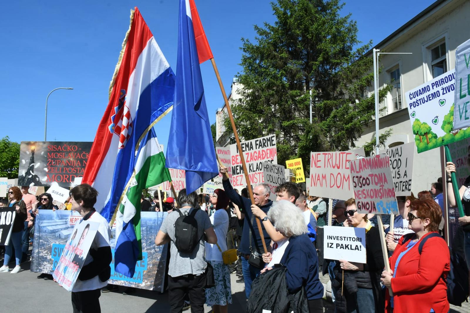 Prosvjed u Sisku protiv megafarmi i klaonica. "Nije gotovo dok nije gotovo"