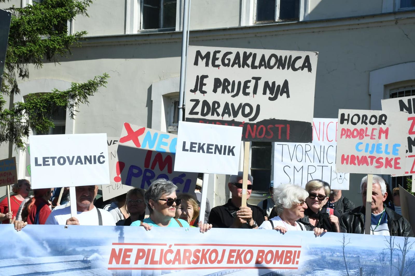Prosvjed u Sisku protiv megafarmi i klaonica. "Nije gotovo dok nije gotovo"