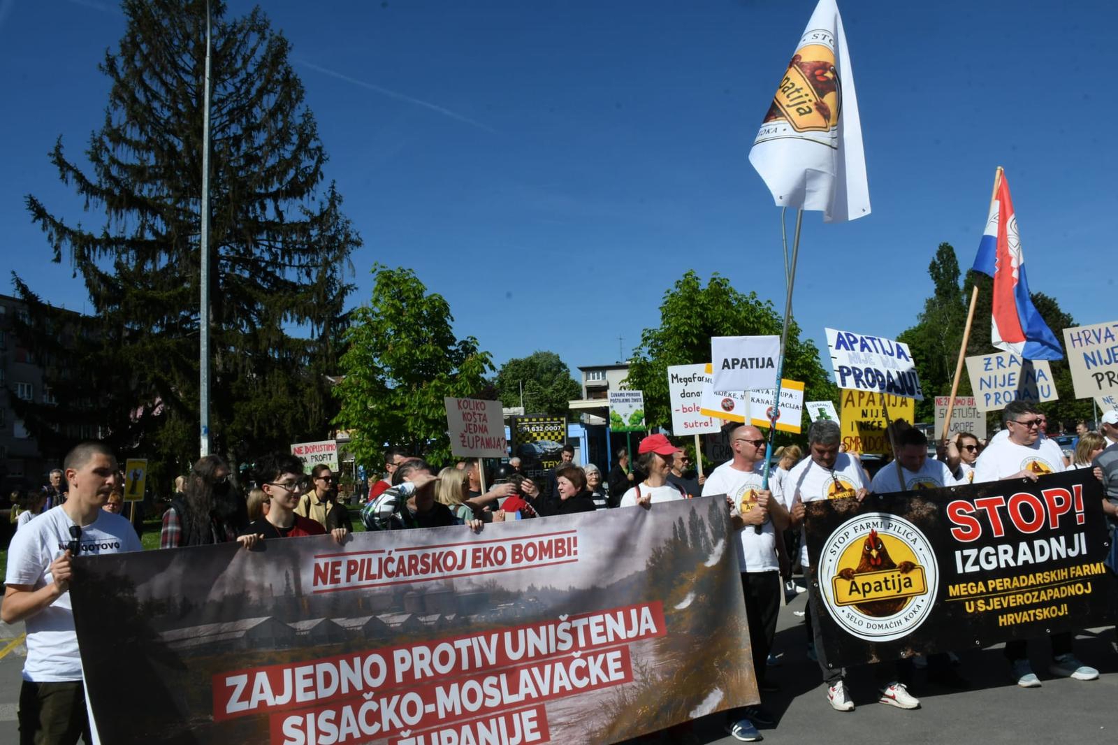Prosvjed u Sisku protiv megafarmi i klaonica. "Nije gotovo dok nije gotovo"