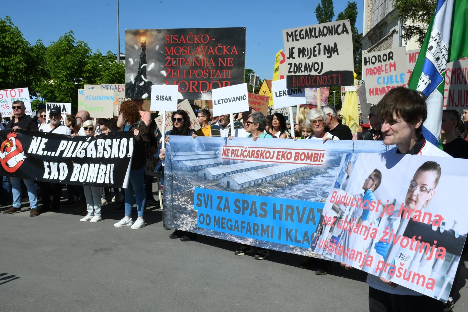 Prosvjed u Sisku protiv megafarmi i klaonica. "Nije gotovo dok nije gotovo"