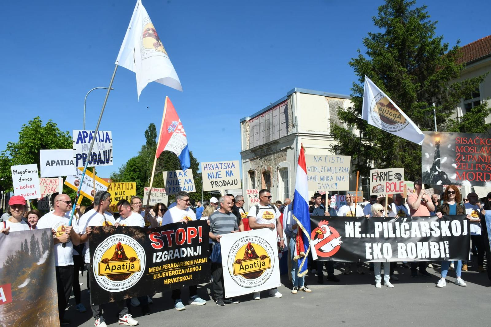 Prosvjed u Sisku protiv megafarmi i klaonica. "Nije gotovo dok nije gotovo"