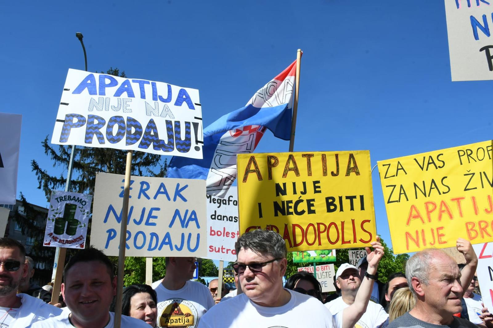 Prosvjed u Sisku protiv megafarmi i klaonica. "Nije gotovo dok nije gotovo"