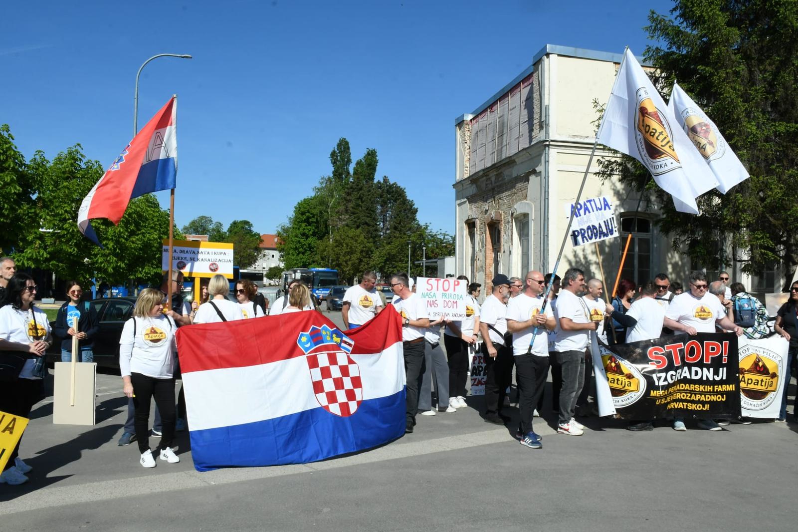 Prosvjed u Sisku protiv megafarmi i klaonica. "Nije gotovo dok nije gotovo"