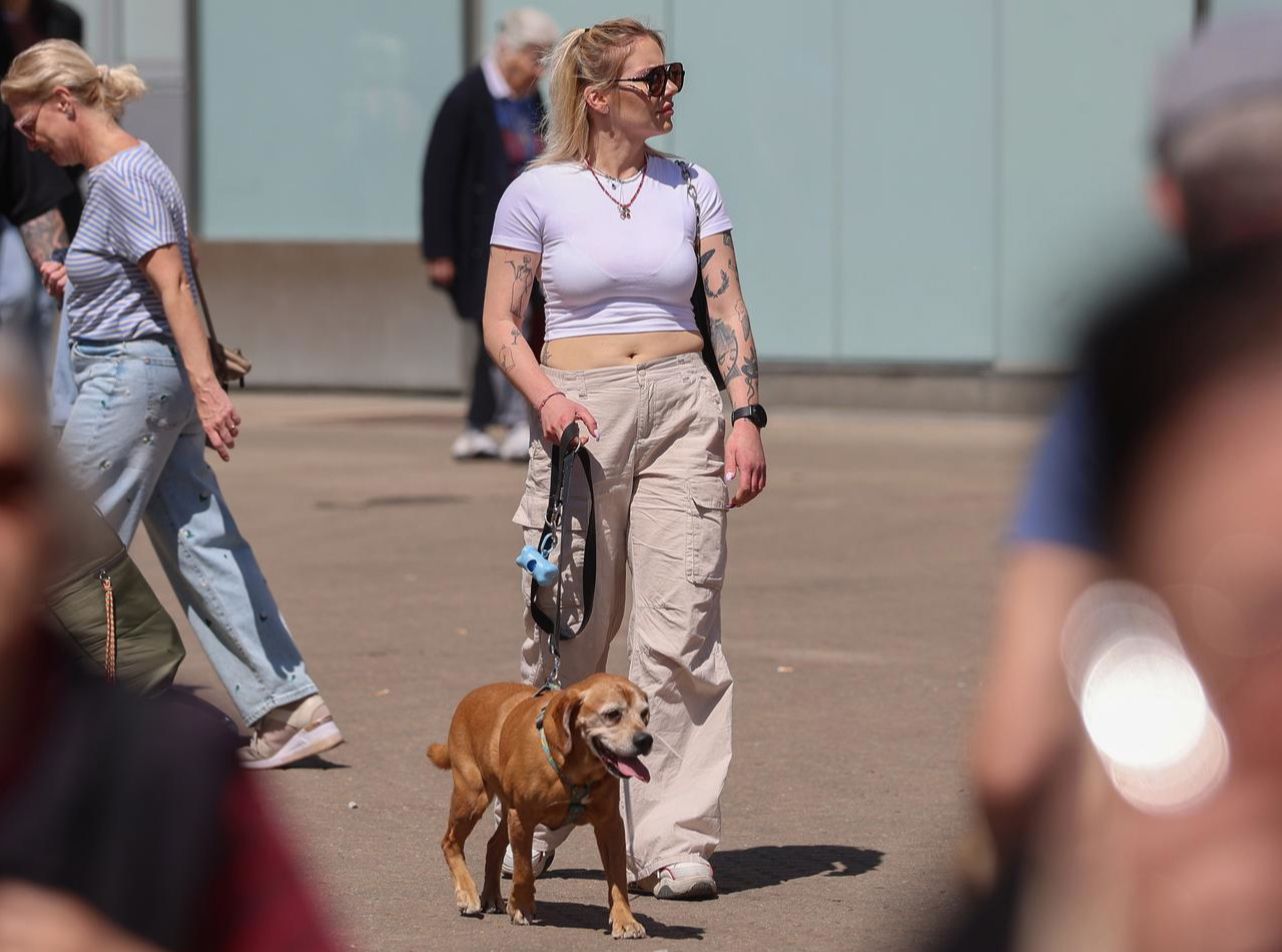 Zagreb je danas izgledao kao da je srpanj: Centrom zavladale minice i topovi