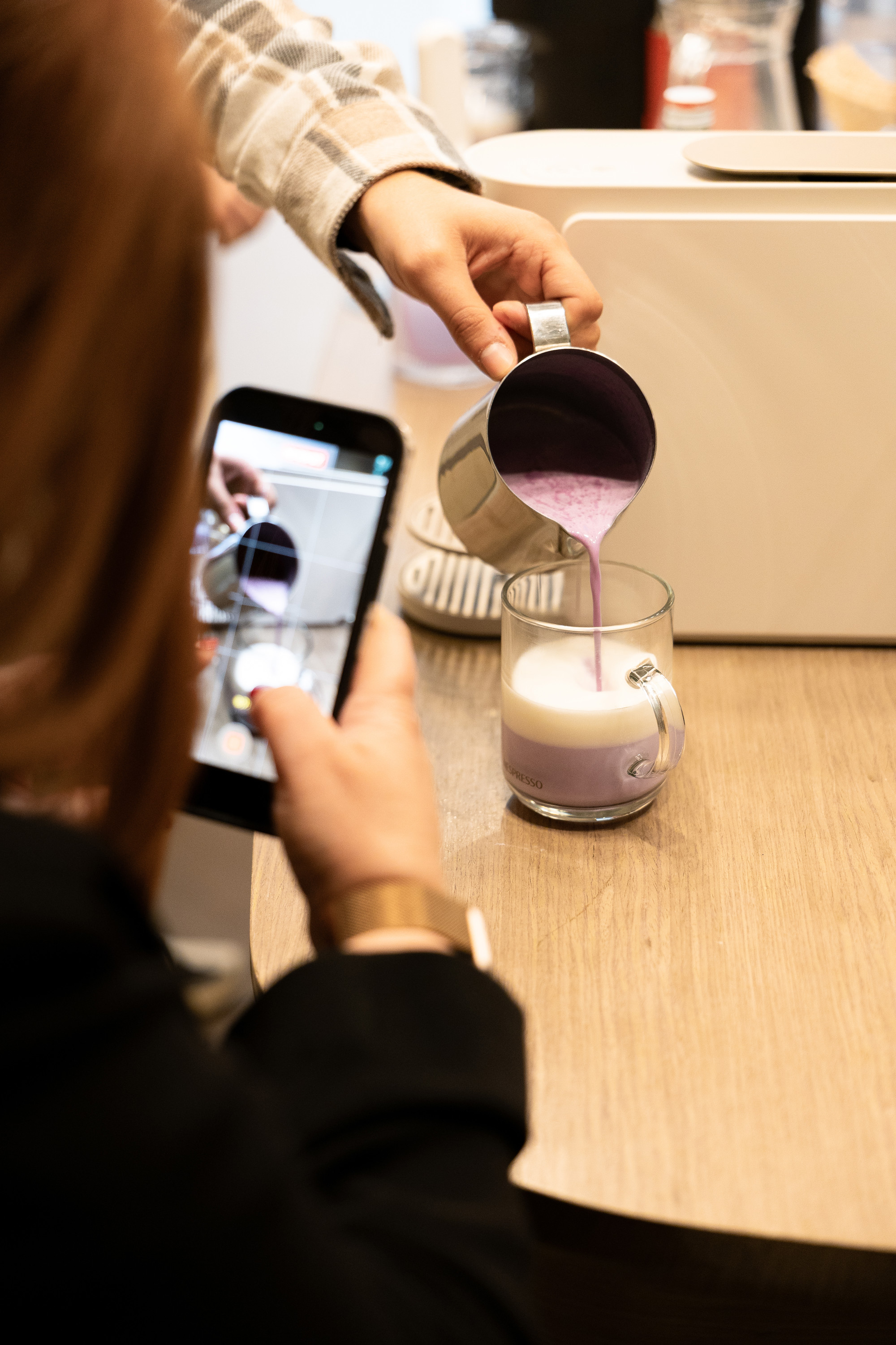 Za espresso, veliku šalicu i ledene napitke: Predstavljen novi aparat za kavu