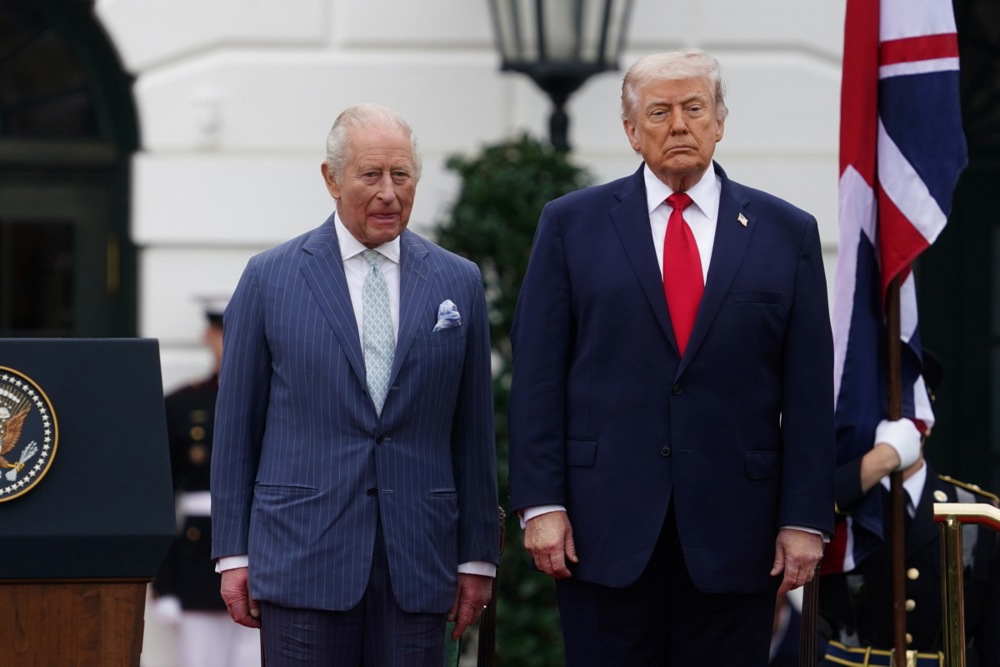 Kralj Charles i Camilla oprostili se od Trumpa u Bijeloj kući