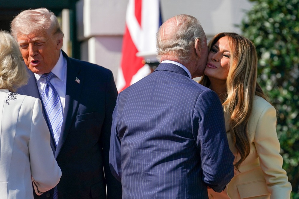 Kralj Charles i Camilla oprostili se od Trumpa u Bijeloj kući