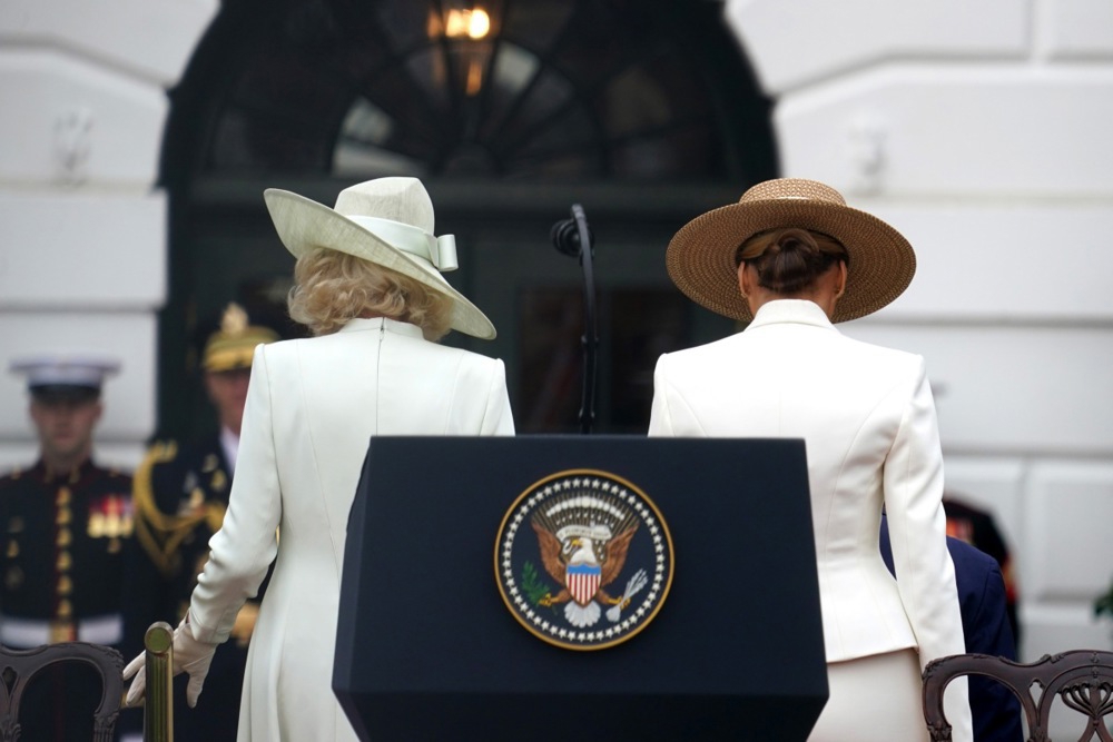 Kralj Charles i Camilla oprostili se od Trumpa u Bijeloj kući