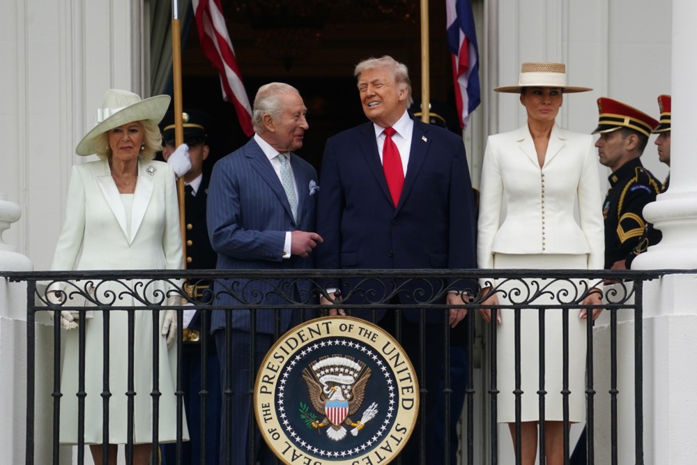 Kralj Charles i Camilla oprostili se od Trumpa u Bijeloj kući