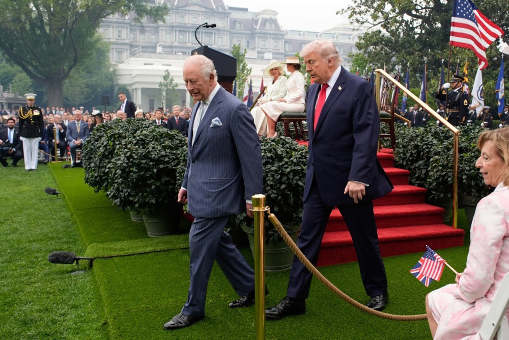 Kralj Charles i Camilla oprostili se od Trumpa u Bijeloj kući