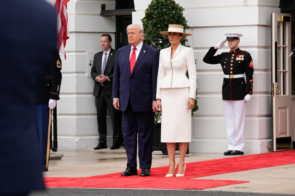 Kralj Charles i Camilla oprostili se od Trumpa u Bijeloj kući