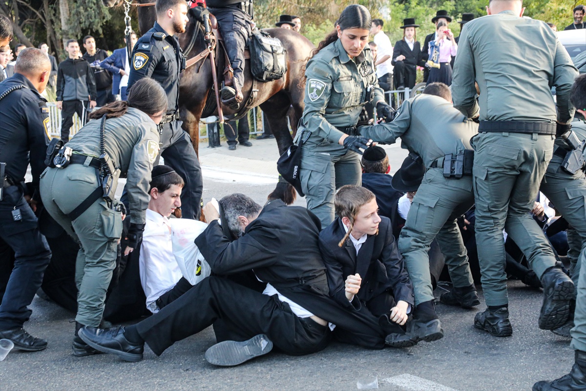 Ultraortodoksni Židovi blokirali ceste u Izraelu: "Radije ćemo umrijeti nego u vojsku"