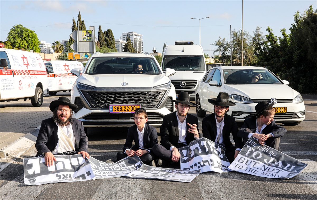 Ultraortodoksni Židovi blokirali ceste u Izraelu: "Radije ćemo umrijeti nego u vojsku"