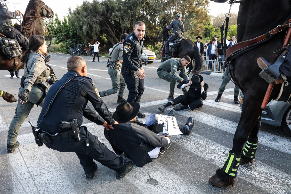 Ultraortodoksni Židovi blokirali ceste u Izraelu: "Radije ćemo umrijeti nego u vojsku"