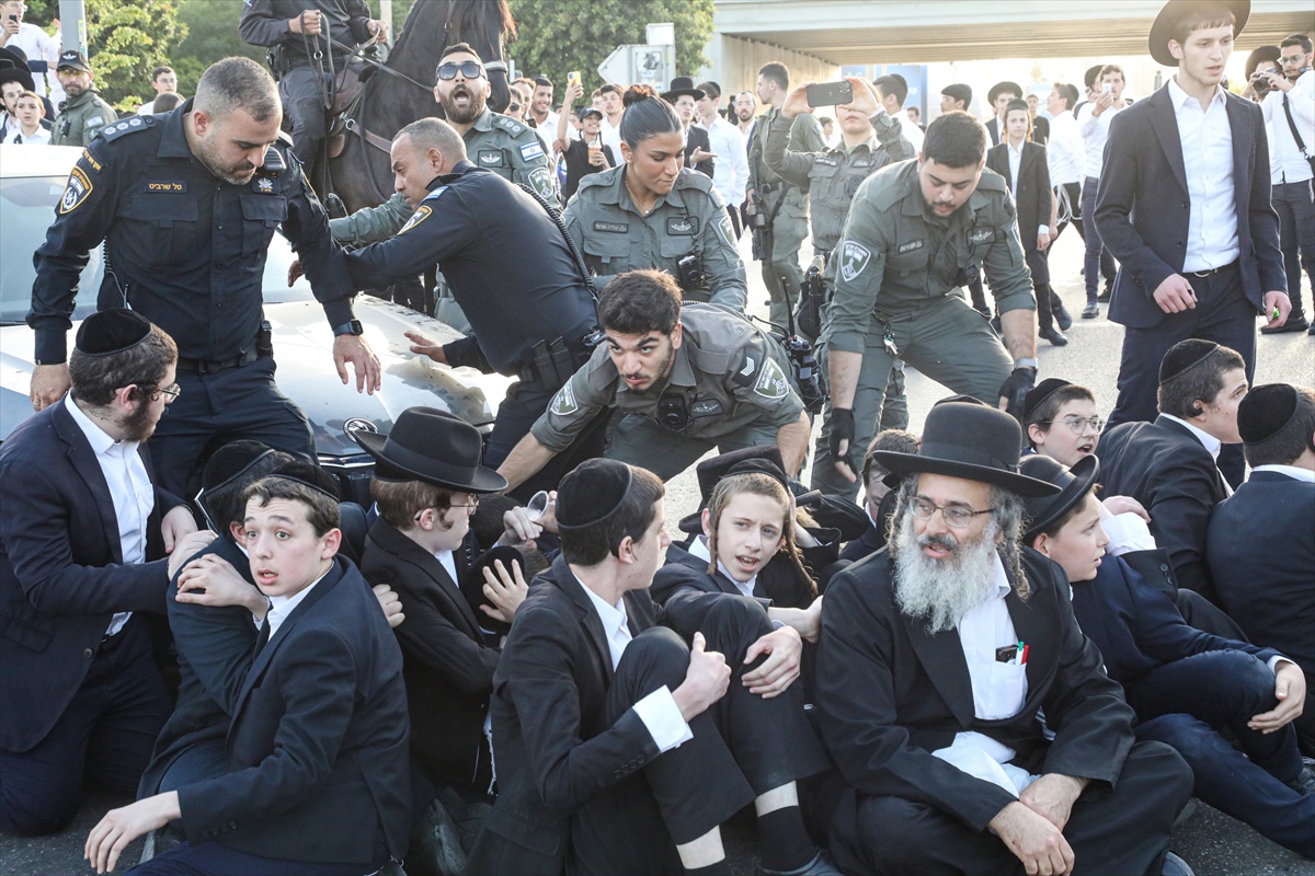 Ultraortodoksni Židovi blokirali ceste u Izraelu: "Radije ćemo umrijeti nego u vojsku"