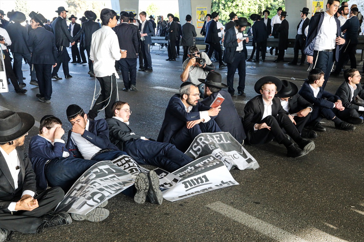 Ultraortodoksni Židovi blokirali ceste u Izraelu: "Radije ćemo umrijeti nego u vojsku"