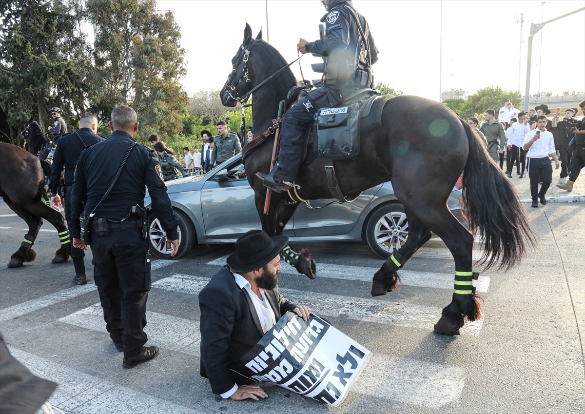 Ultraortodoksni Židovi blokirali ceste u Izraelu: "Radije ćemo umrijeti nego u vojsku"